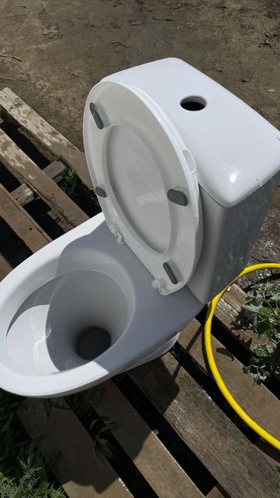 Унитаз сатылады.