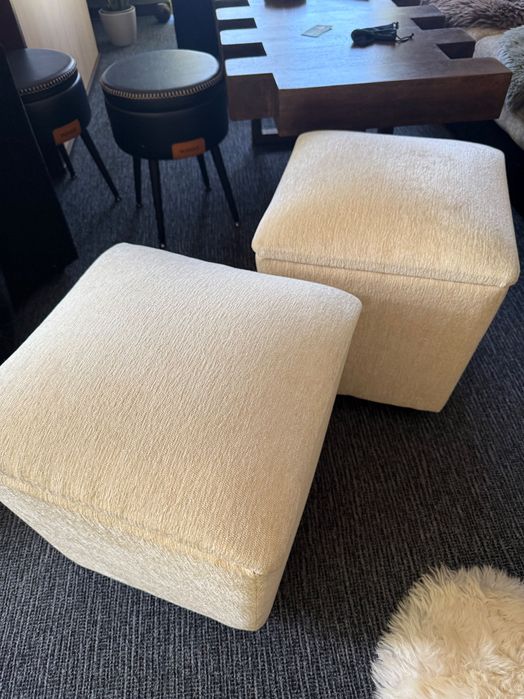2 броя големи табуретки