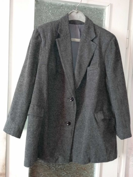 Дамски вълнен костюм – пола и сако за едри дами