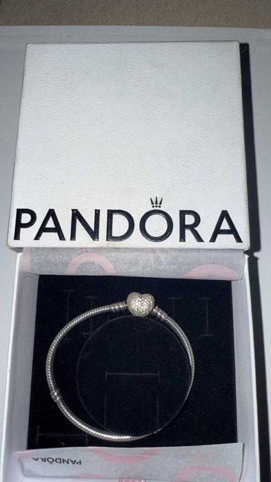 Оригинална гривна на Pandora