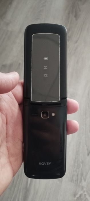 Nokia 7373  motorola v3 и LG perfectum