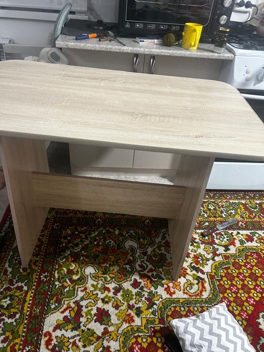 Продам стол стулья