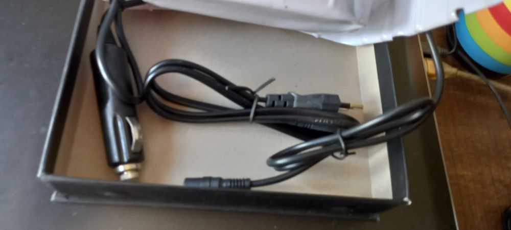 Incarcator universal laptop. Se poate folosi si AUTO. OUT:12-24 v. Nou