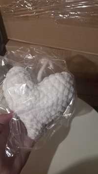 Сърце ръчно плетено на една кука