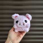 Jucărie porc croșetată manual din fir moale – jucărie handmade unicat