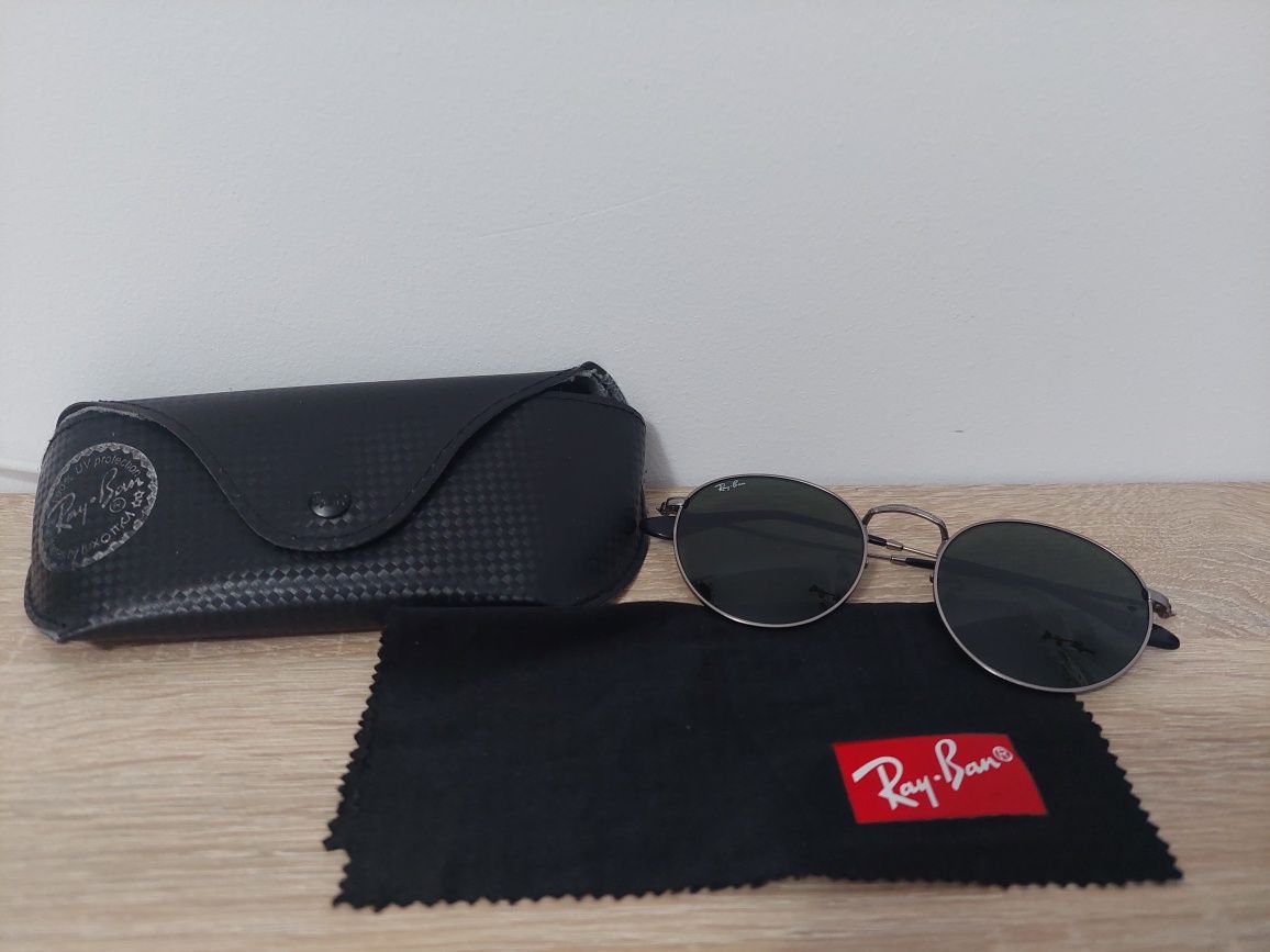 Ochelari rayban pret 150 lei.