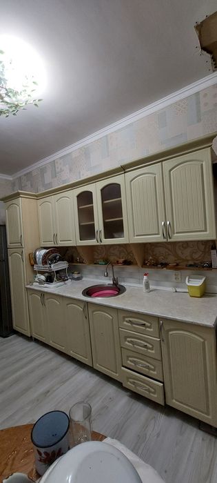 Кухонный мебель сатылады