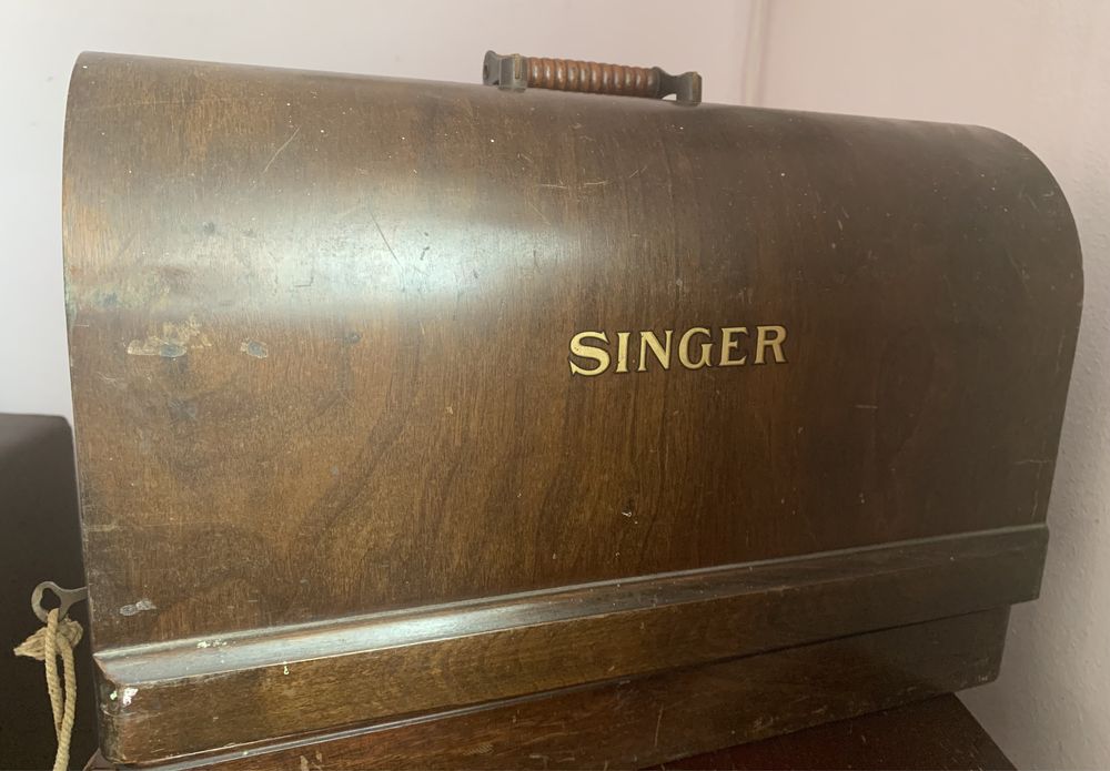 Masina de cusut Singer antica