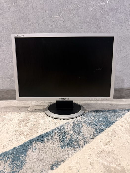 Продам б/у монитор