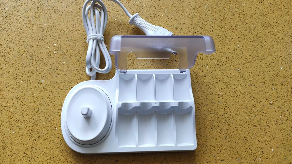 Продавам оригинално зарядно за четка за зъби Braun Oral-B