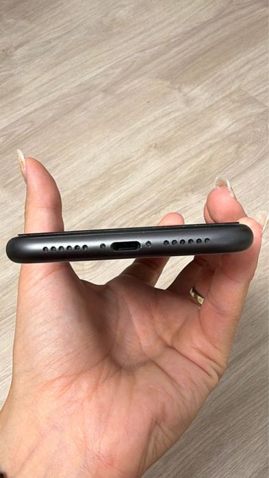 Vand Iphone 11 Black 128 Gb perfect functional