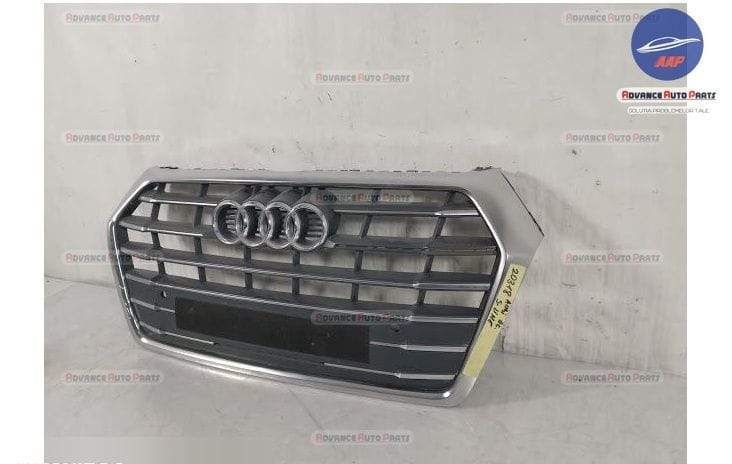 Ауди СКю5 / Audi SQ5 Оригинална централна решетка предна броня със сен