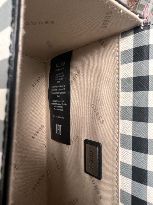 Малка чанта Guess