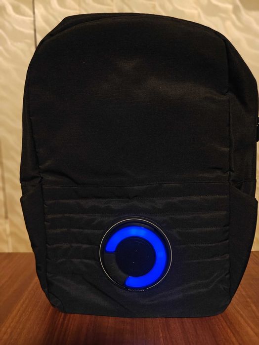 Rucsac Ghiozdan laptop cu boxa portabila bluetooth XD Design Party NOU