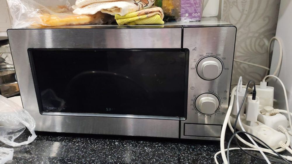 Продам Микровольную печь почти новую