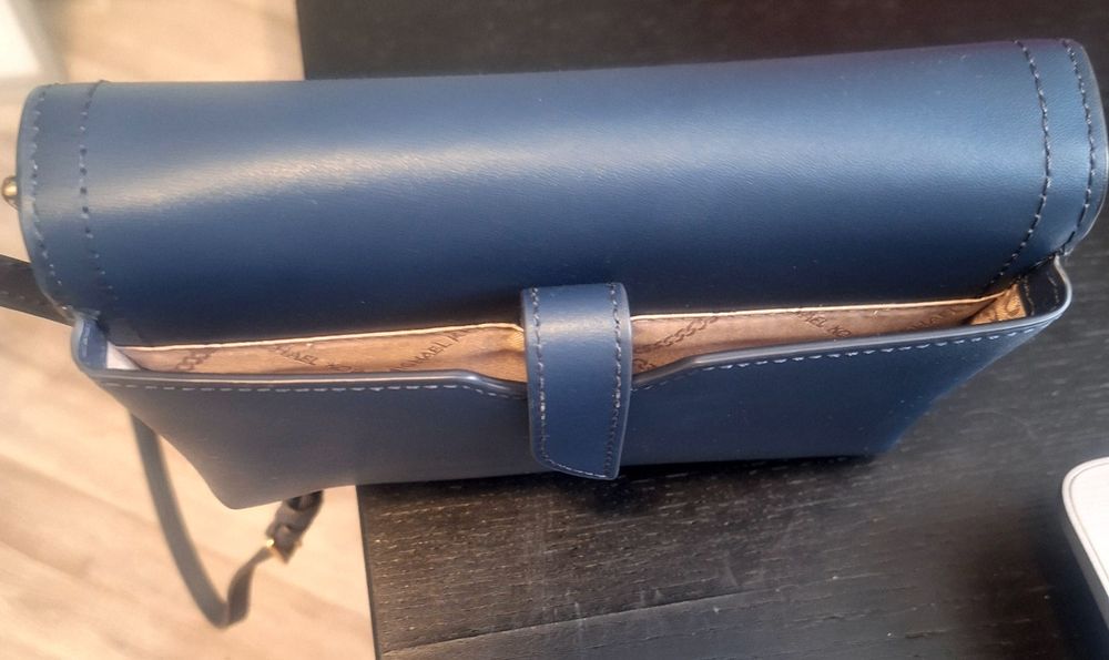 Оригинален портфейл Burberry и чанта-потфейл Michael Kors