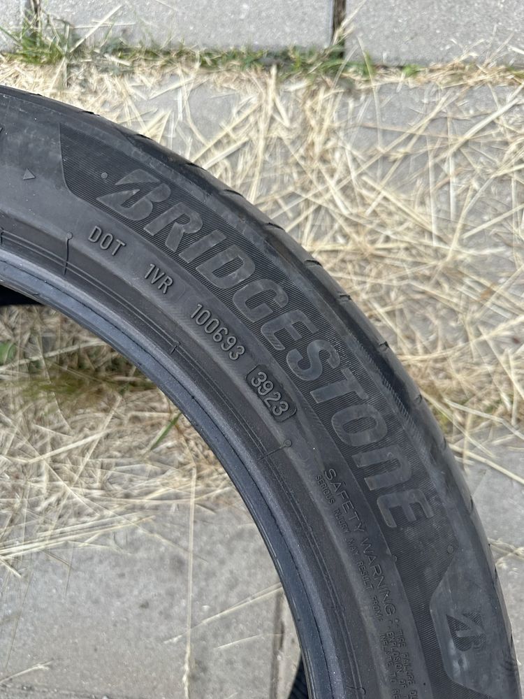 Летни гуми Bridgestone 285 40 20 и 255 45 20
