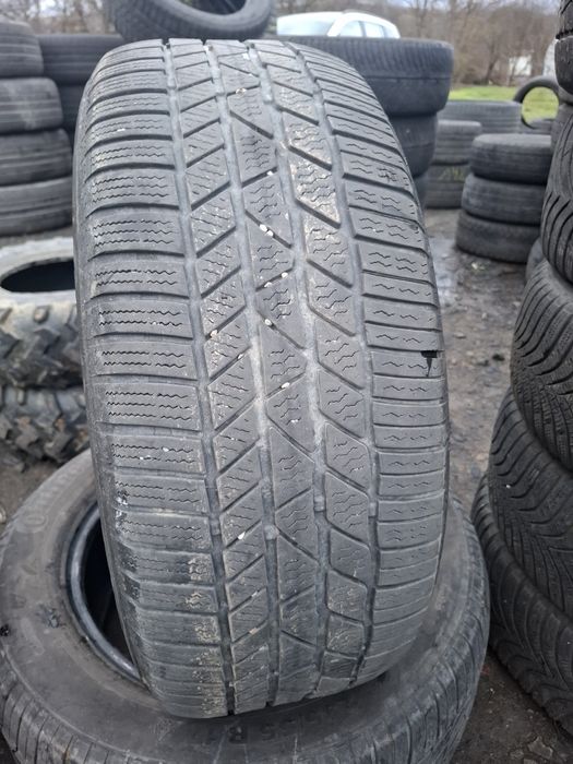 Vand 2 anvelope 235 55 17 continental de iarna