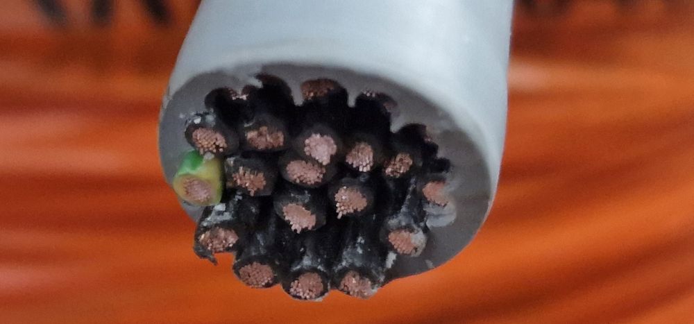 Vând cablu olflex clasic 110 25G2,5