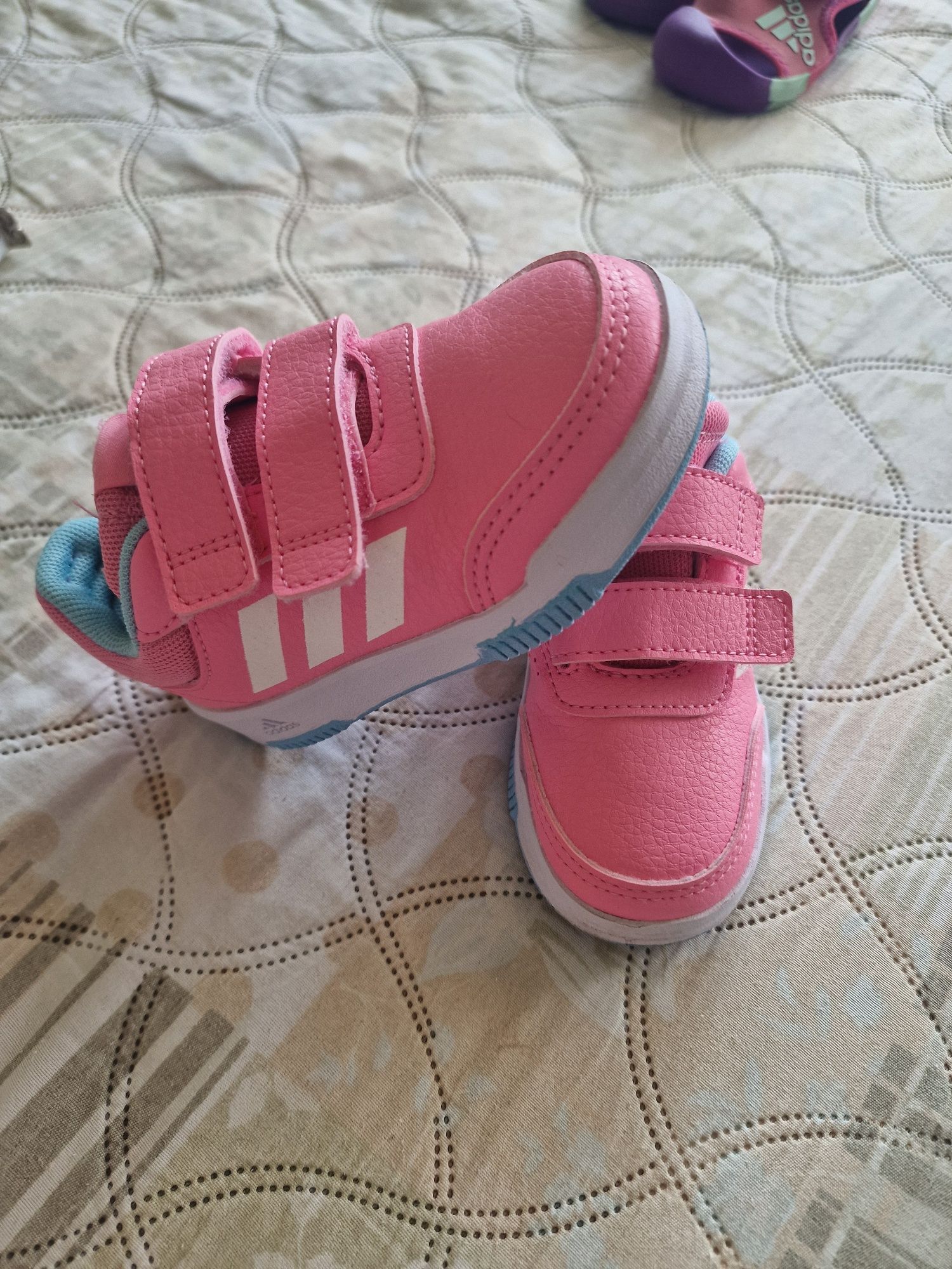 Чисто нови детски маратонки Adidas 23 номер
