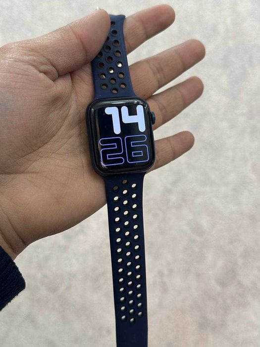 СРОЧНО ПРОДАМ Apple Watch 6 44mm