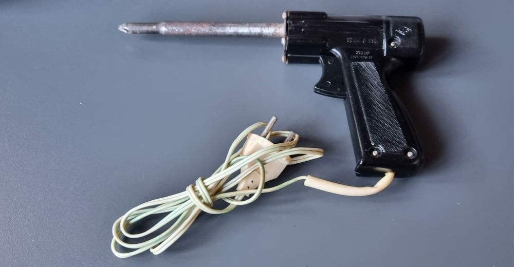 Pistol vechi de lipit,URSS