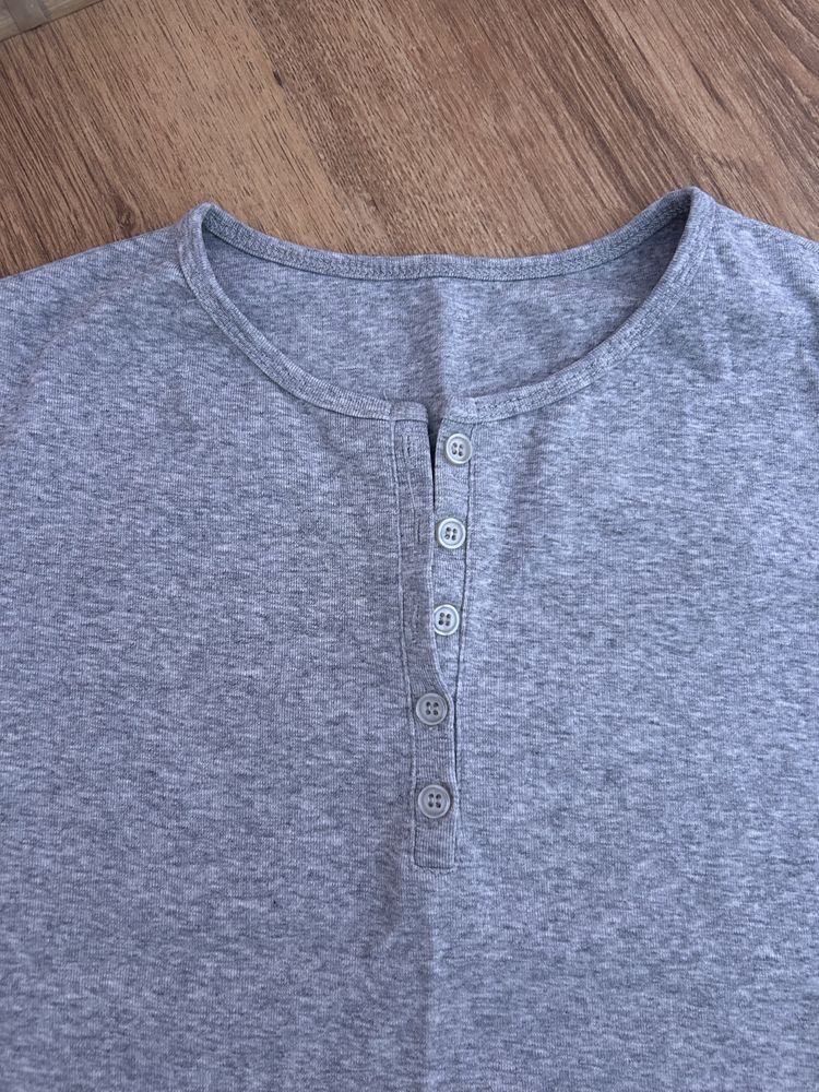 Тениска Zara.