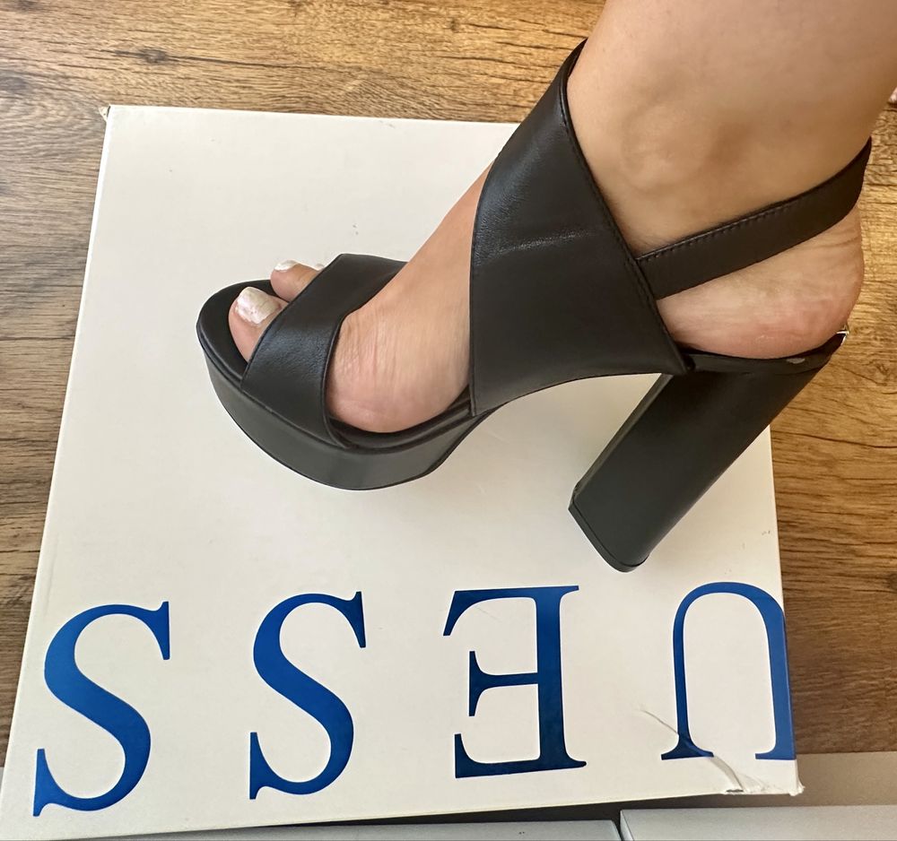 GUESS нови сандали 37 номер