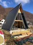Cabana stil A Frame, casa, foisoare si terase din structura de lemn