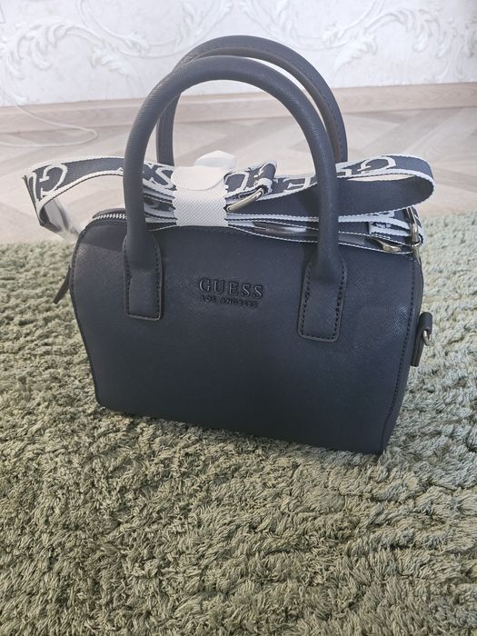 Сумки бренда GUESS, оригинал