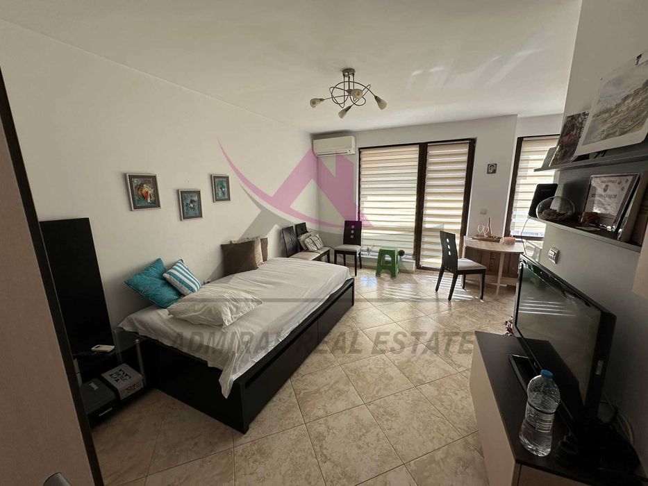 Дава се под наем Едностаен апартамент в Варна, Център - 40 кв.м за 350 € - Снимка #1