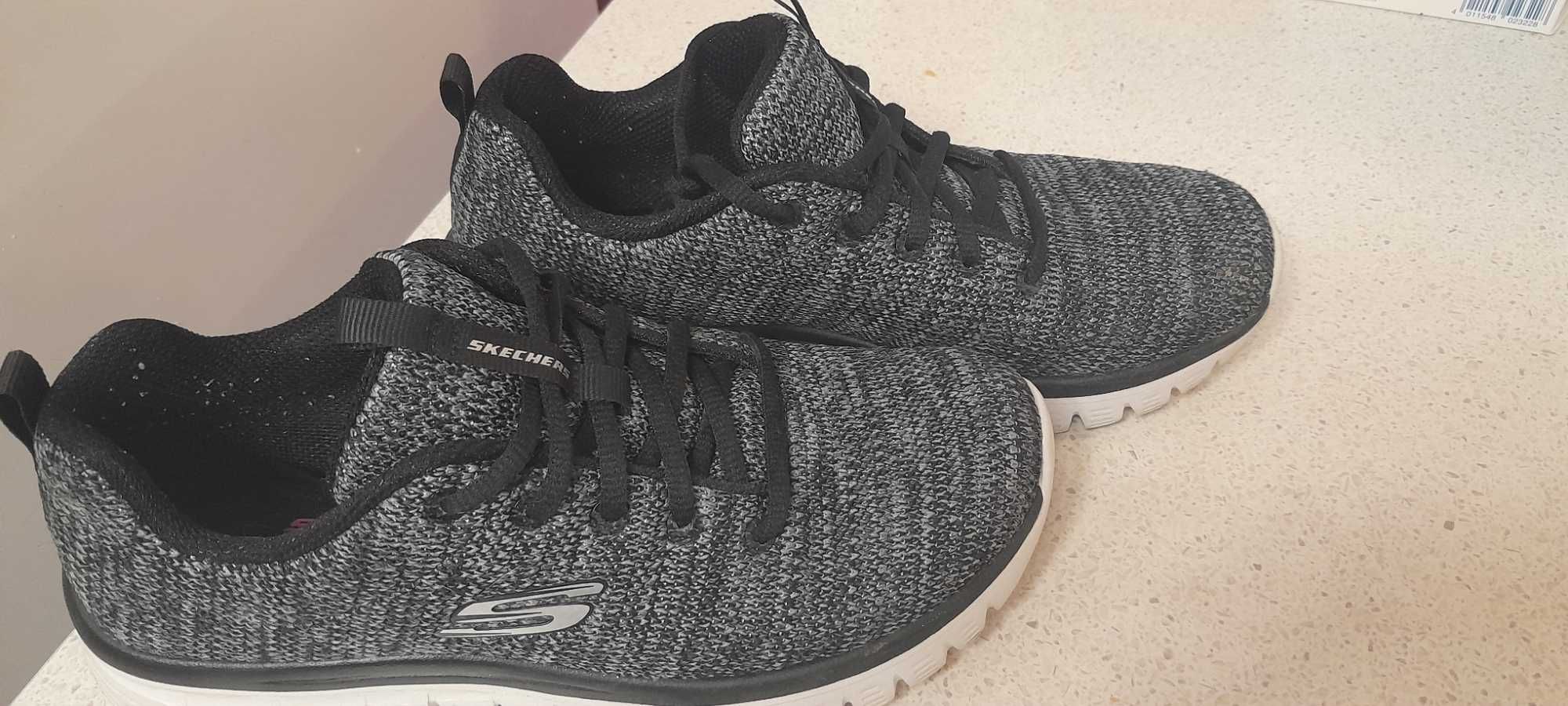 Обувки  skechers