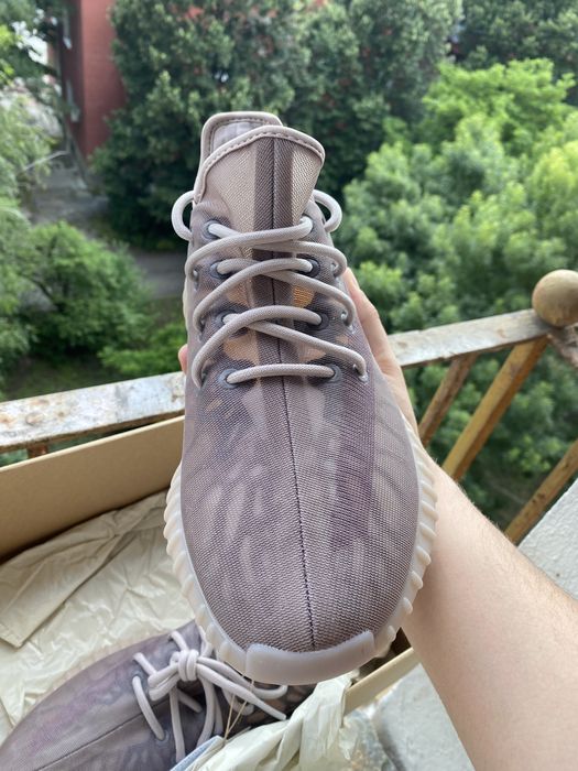 *НОВИ* Adidas Yeezy Boost 350 V2 Mono Mist 43 1/3
