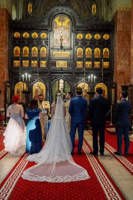 Vand rochie de mireasa model deosebit din Franta.