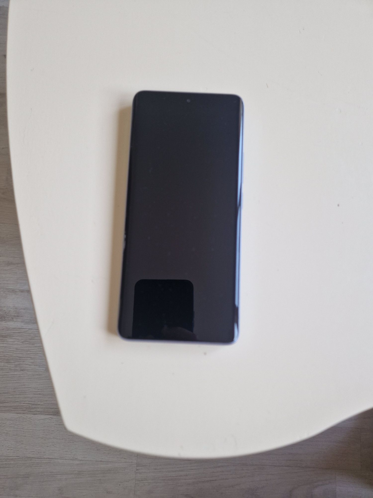 Продавам Redmi note 13 + pro 5G