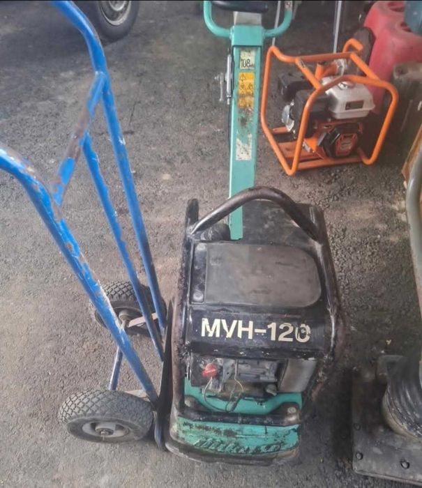 Placă compactoare MIKASA