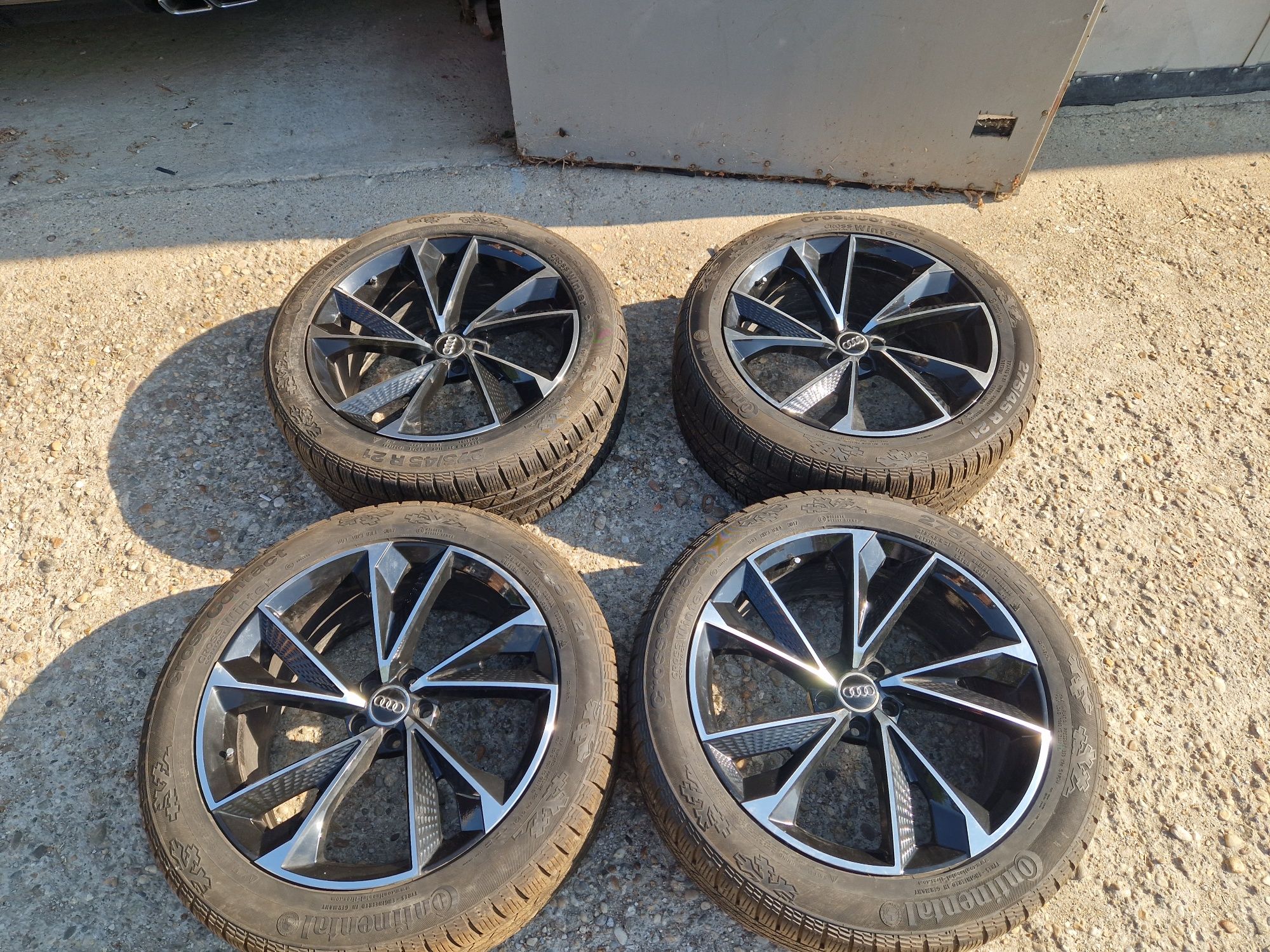 Джанти с гуми от Audi Q7,SQ7,21 цола,с зимни гуми 275/45/21,Continenta