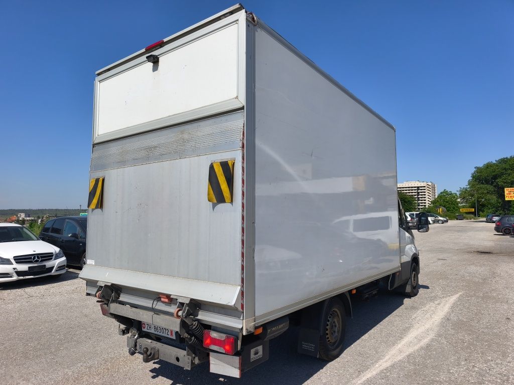 Продавам фургон за Iveco 35S18 2019г междуосие 3,75 от Швейцария