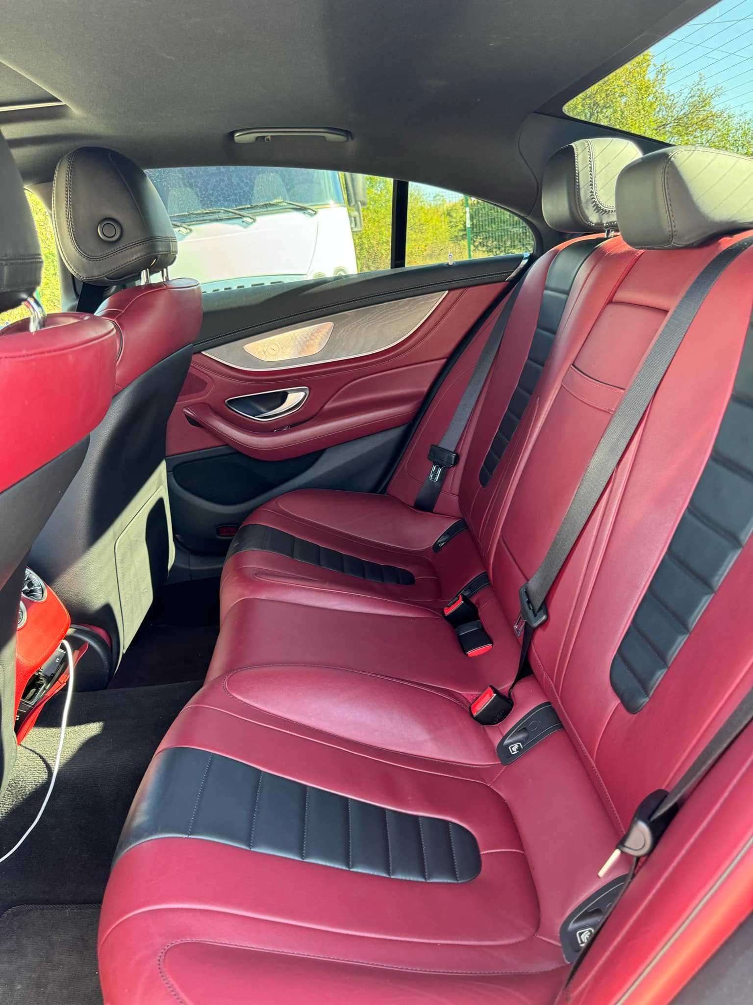 Продавам Mercedes CLS 350