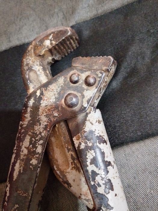 Газовые ключ продается