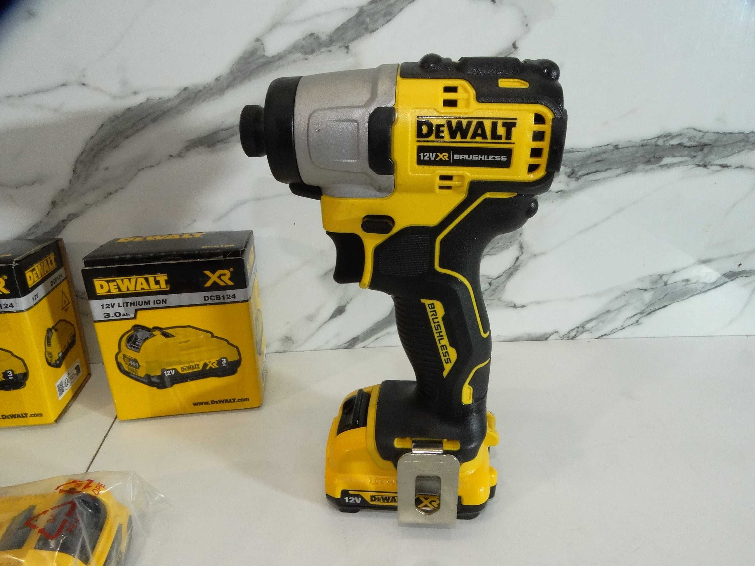 Dewalt DCF 801 / 2 x 3.0 Ah - Ултра компактен импакт драйвер - 163 Nm