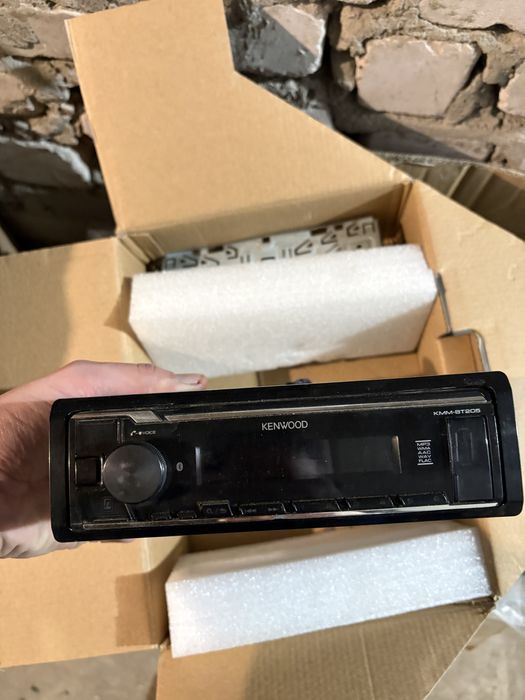 Продам магнитофон kenwood оригиналс блютузом , состояние хорошее