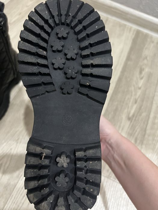 Продаю зимние ботинки на девочку