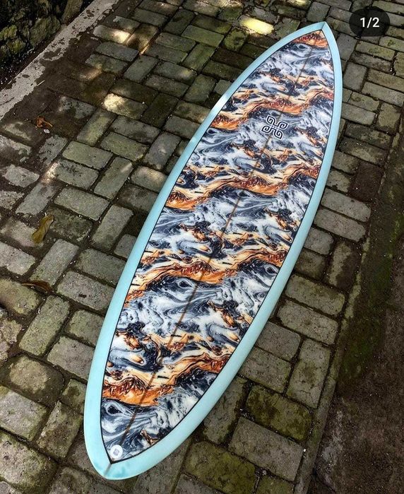 Vand placi de surf pe comanda