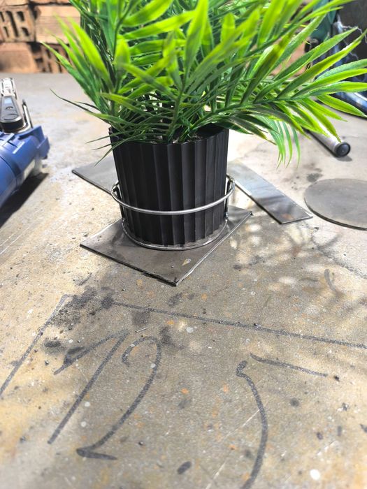 Цвете със стойка