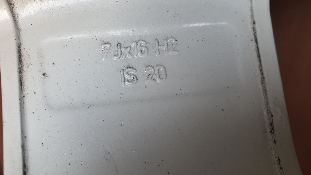 Джанти с гуми BMW E60 225/55/16