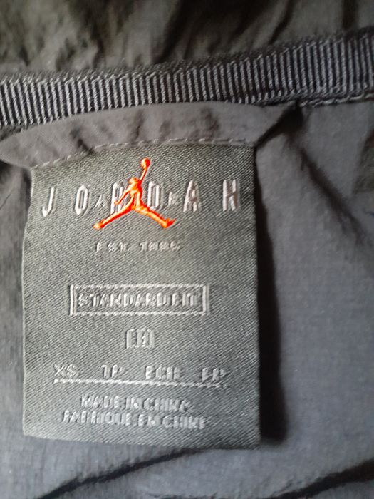 Jordan дамско яке XS- S размер.