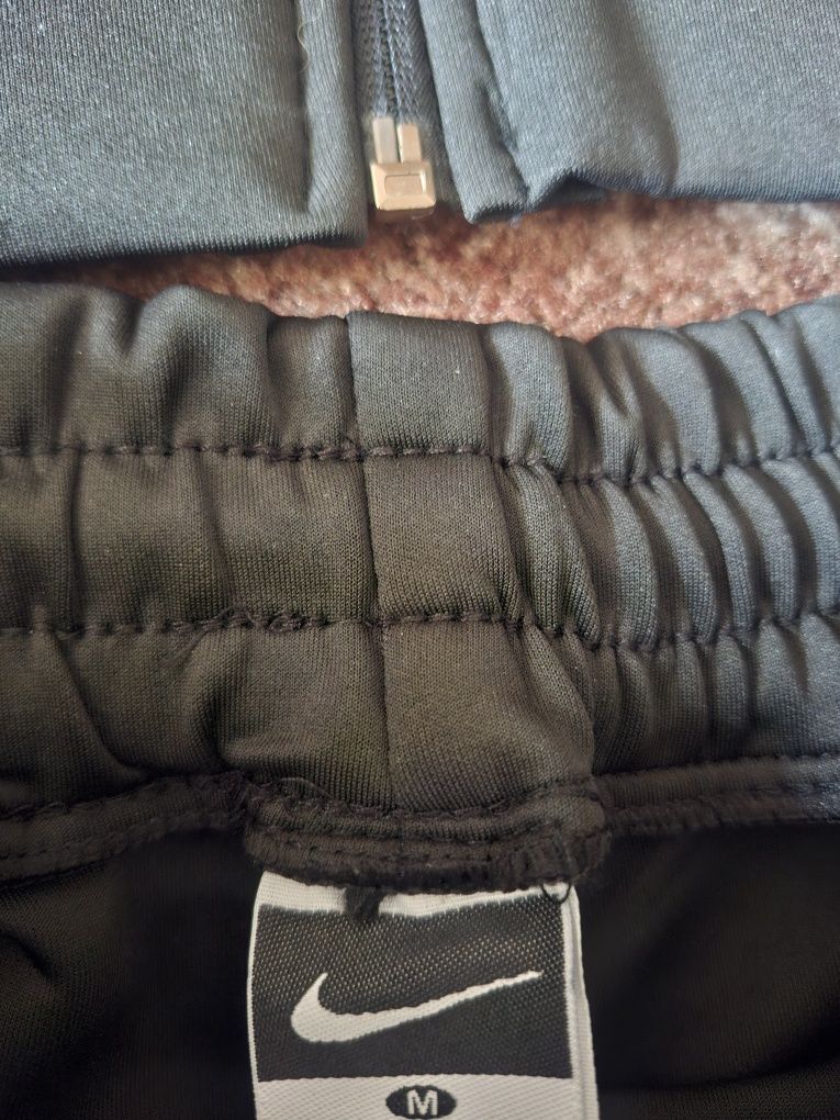 Нов комплект суитшърт с анцуг Nike и Суитшърт с качулка Calvin Clein