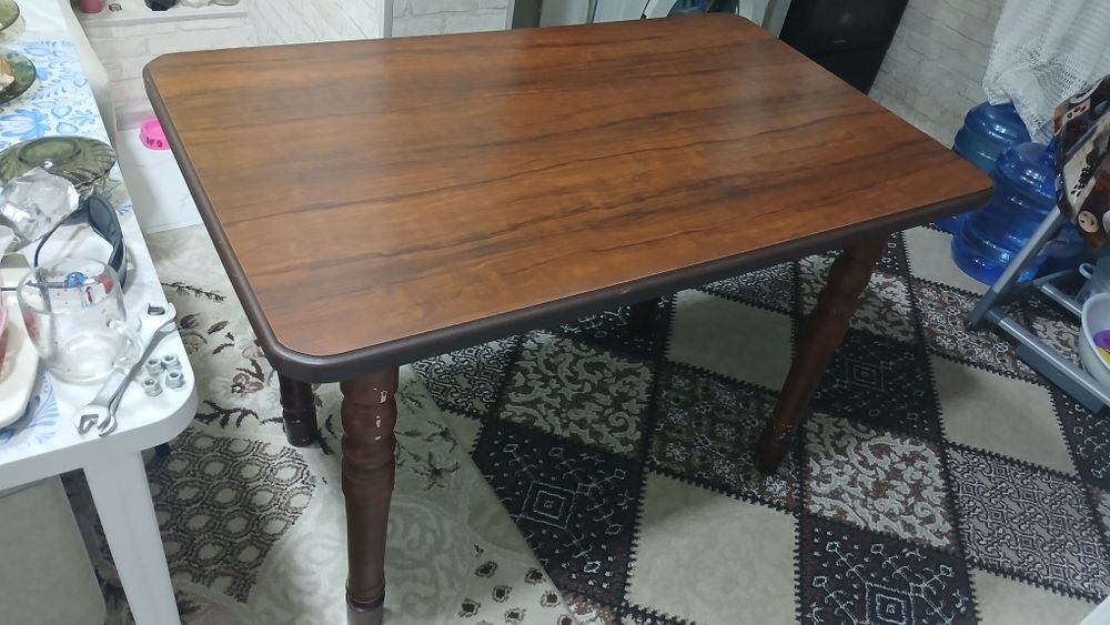 Продам кухонный стол