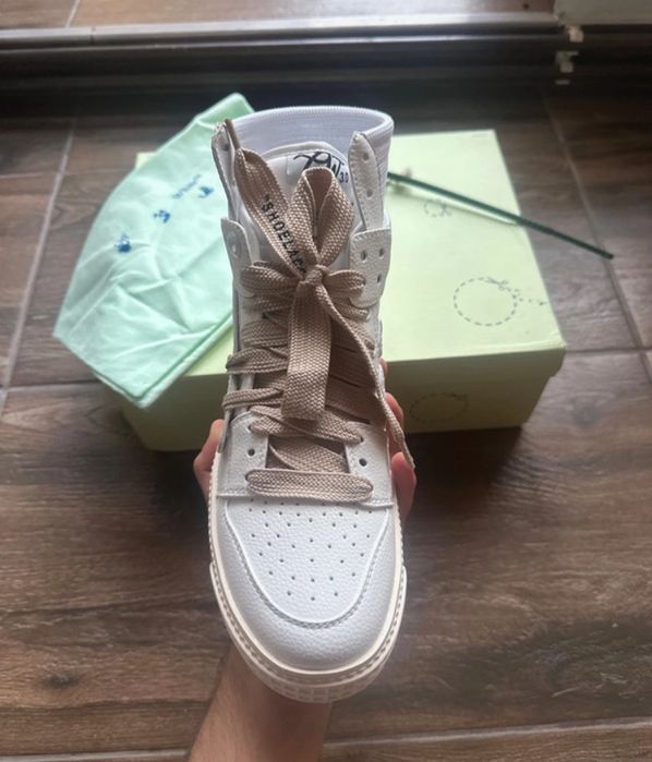 Off white 3.0 court
